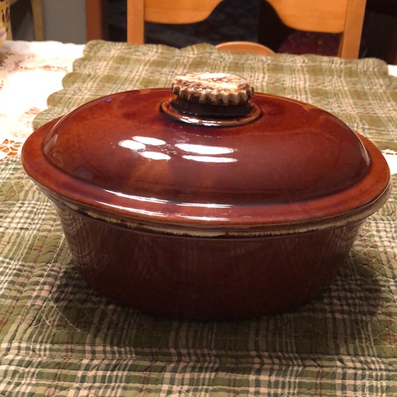 H.P. & CO Covered Casserole Stoneware  Dish - Picture 1 of 3